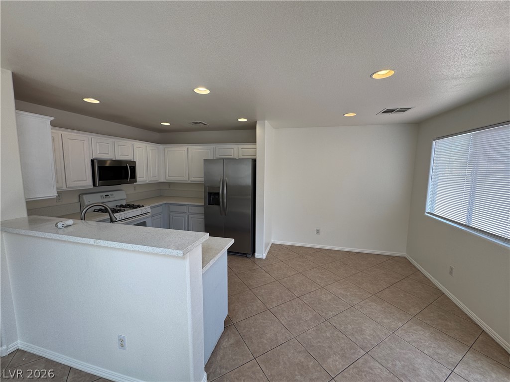 990 Cantabria Heights Avenue Property Photo 6