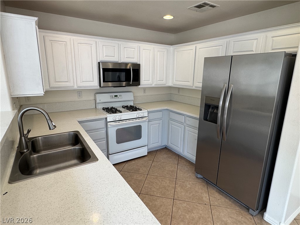 990 Cantabria Heights Avenue Property Photo 7
