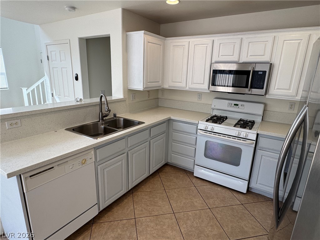 990 Cantabria Heights Avenue Property Photo 8