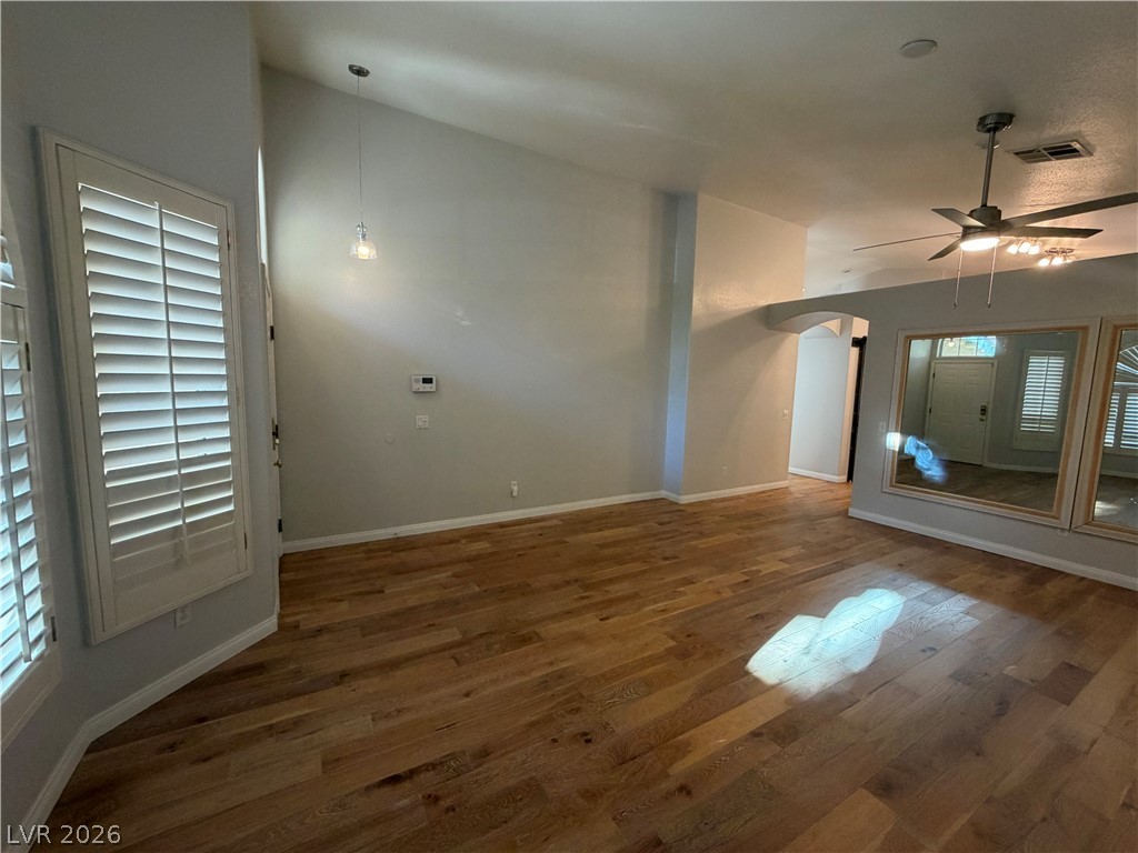 3433 Round Valley Way Property Photo 2