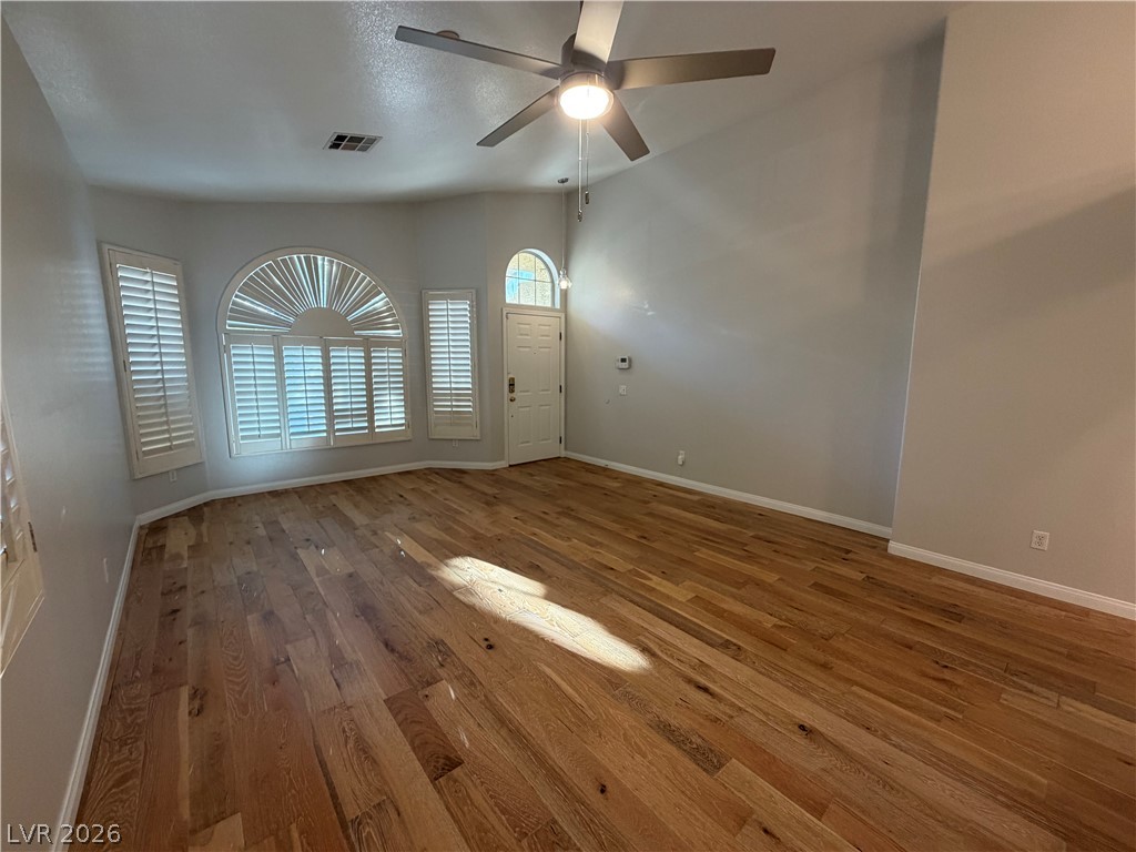 3433 Round Valley Way Property Photo 3