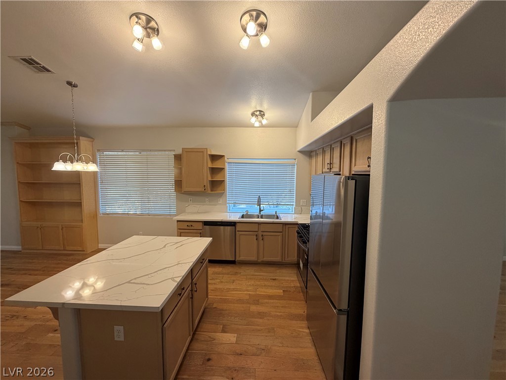 3433 Round Valley Way Property Photo 4