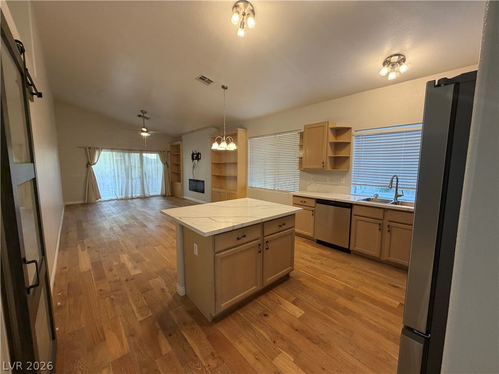 3433 Round Valley Way Property Photo 5
