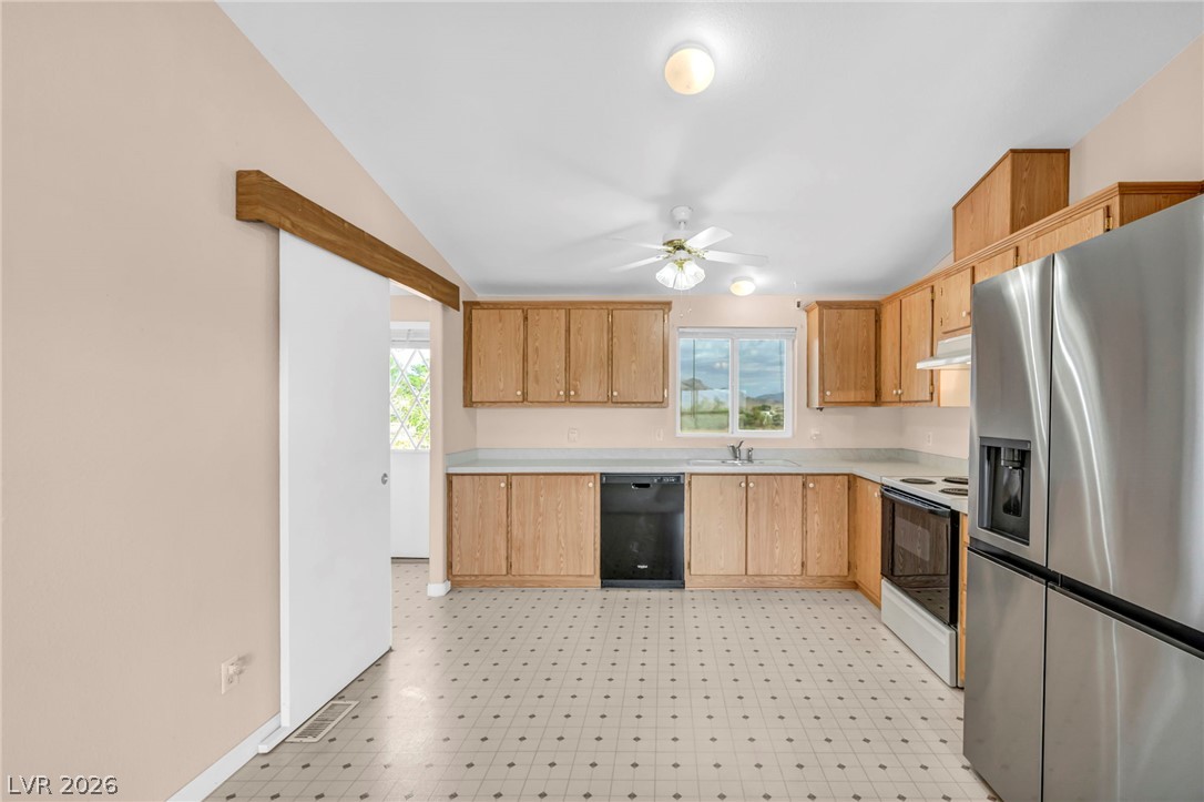 3920 Effinger Street Property Photo 6