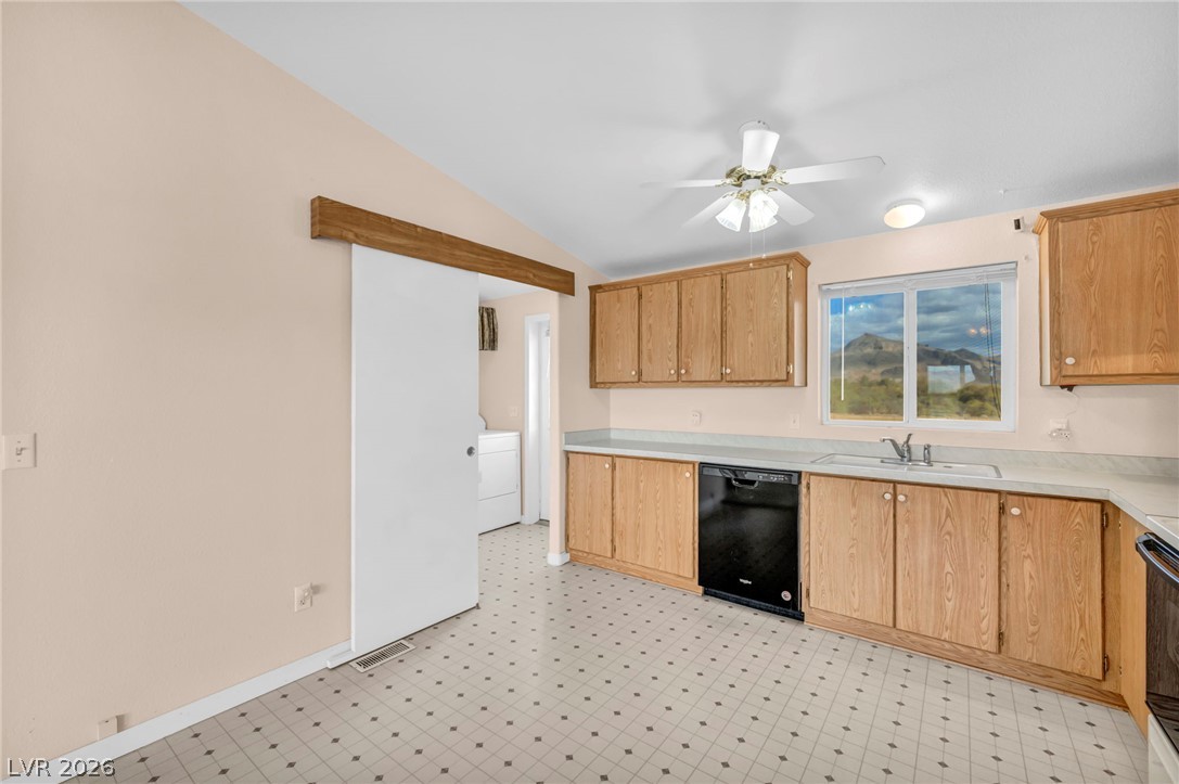 3920 Effinger Street Property Photo 13