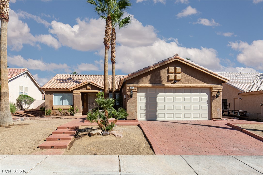 7900 White Grass Avenue Property Photo 2