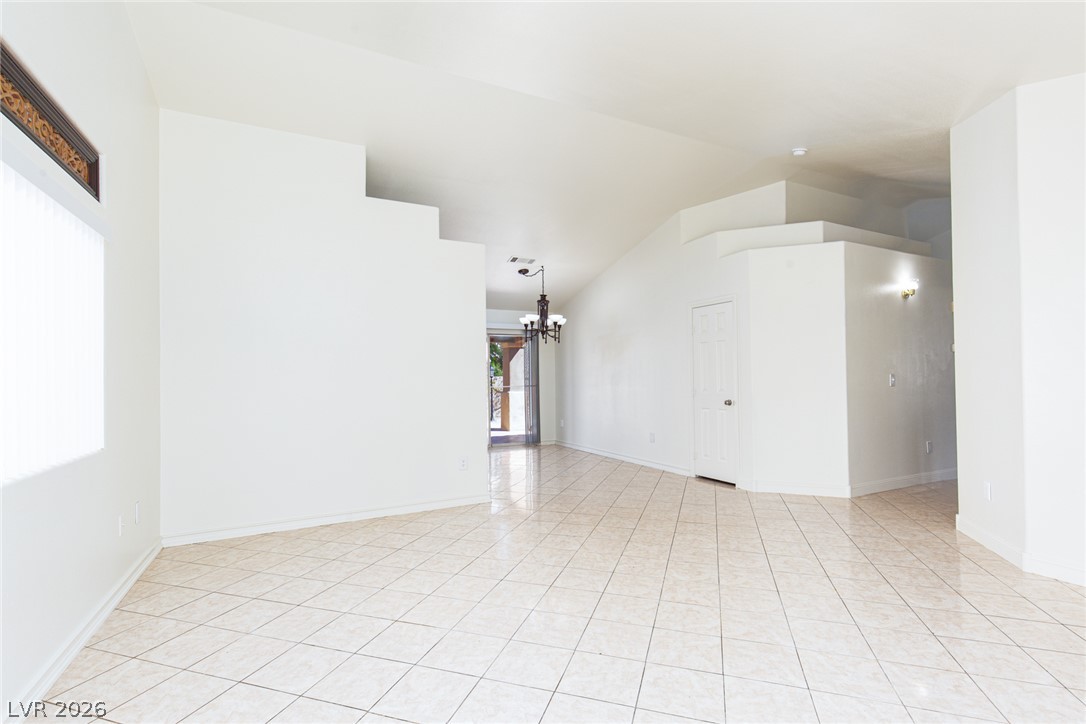 7900 White Grass Avenue Property Photo 7