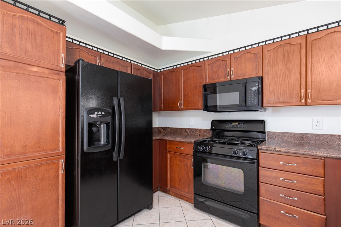 7900 White Grass Avenue Property Photo 11