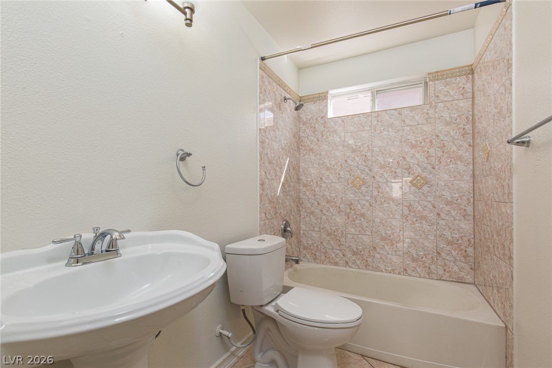 7900 White Grass Avenue Property Photo 18