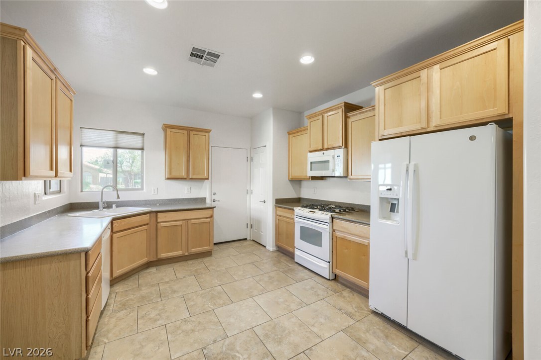 6160 Isola Peak Avenue Property Photo 8