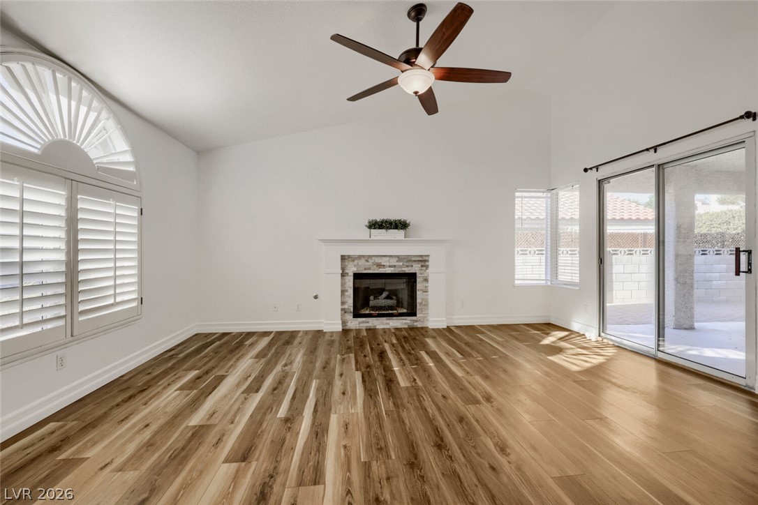 2105 Fountain Springs Drive Property Photo 2