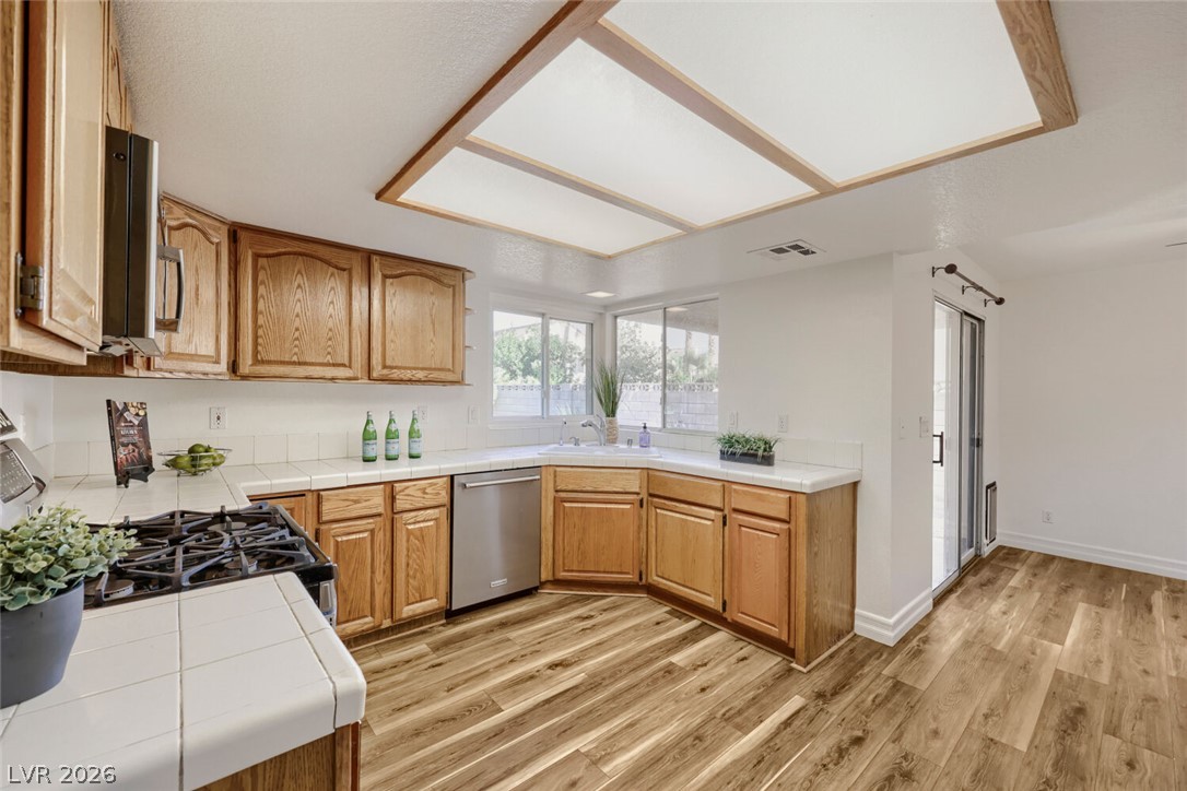 2105 Fountain Springs Drive Property Photo 4