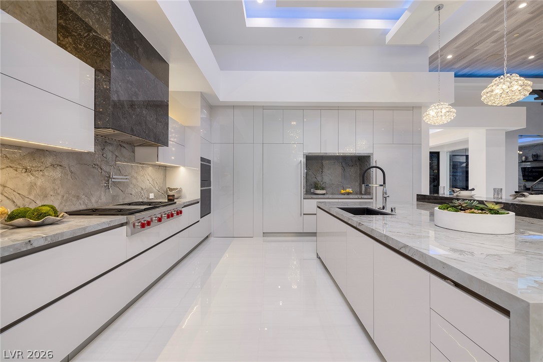 5 Sunset Strip Property Photo 10