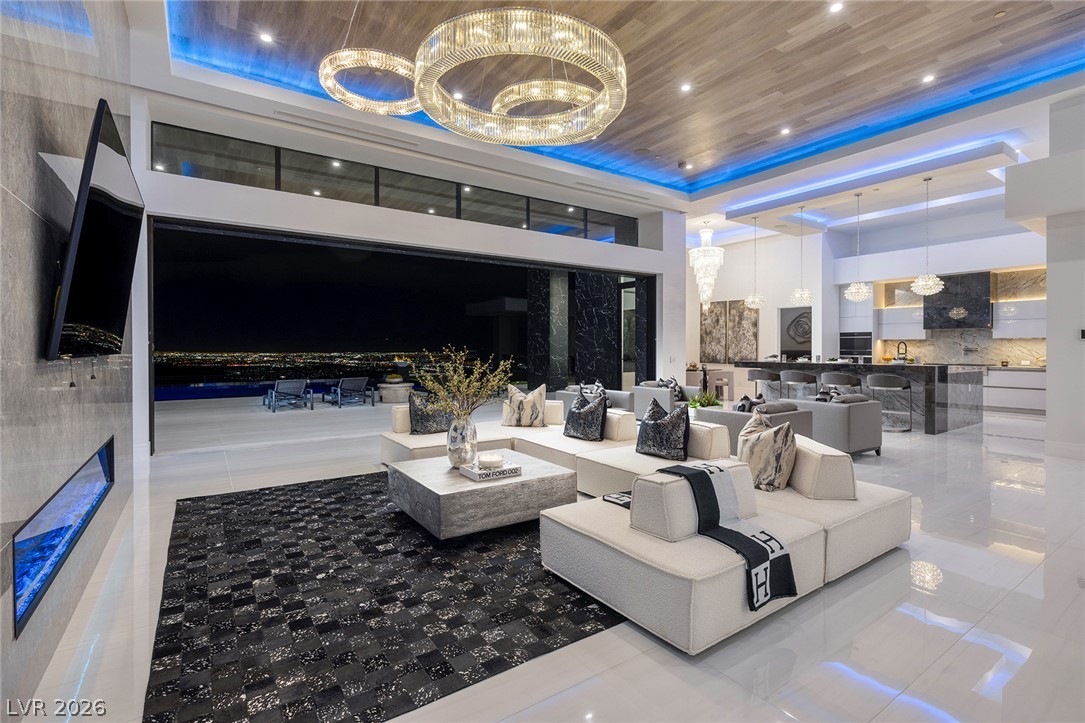 5 Sunset Strip Property Photo 15
