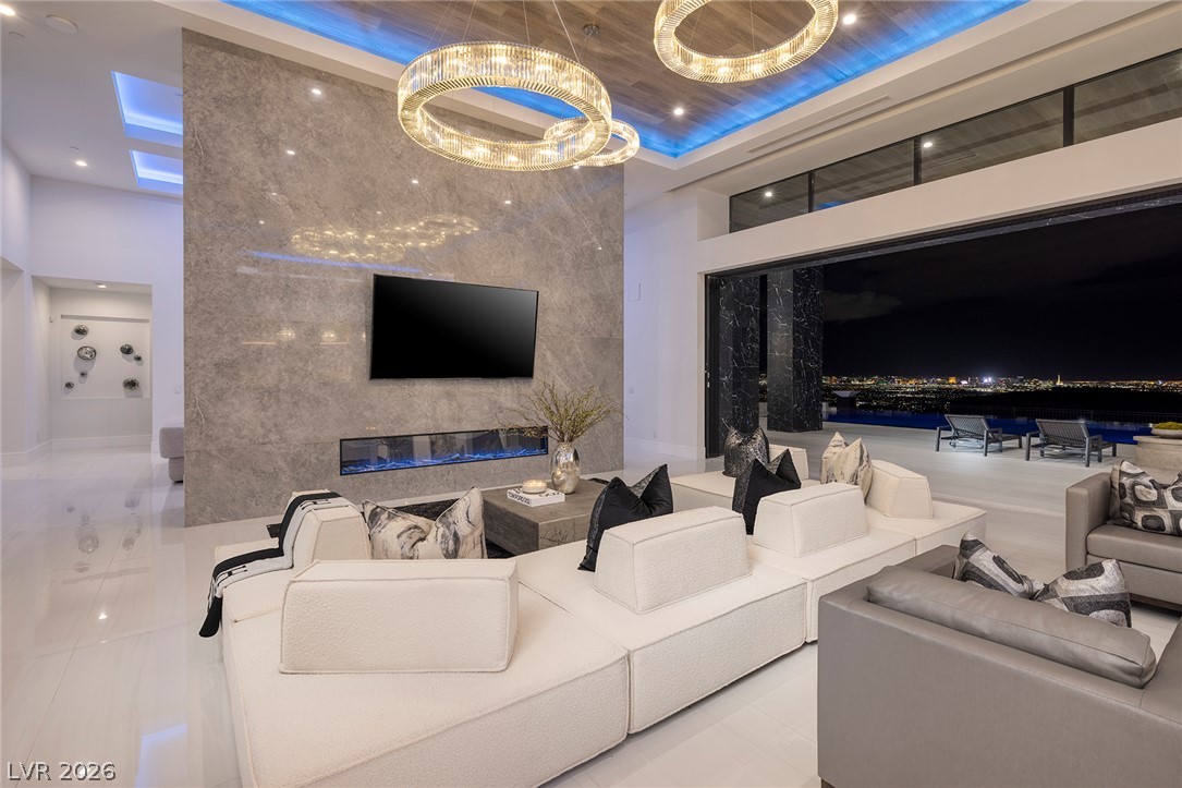 5 Sunset Strip Property Photo 16