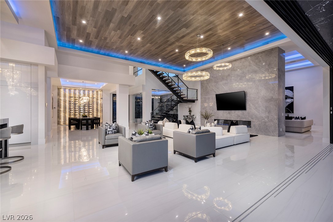 5 Sunset Strip Property Photo 18