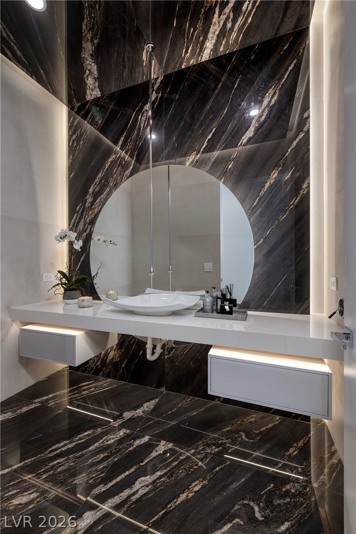 5 Sunset Strip Property Photo 24