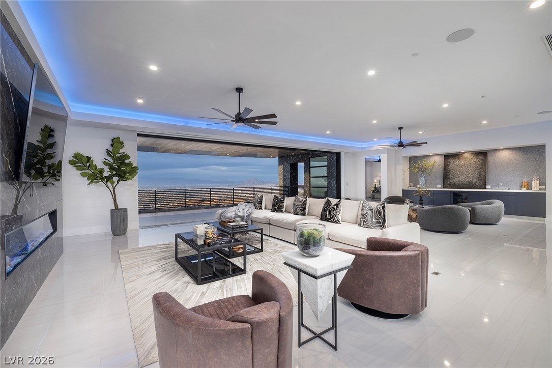 5 Sunset Strip Property Photo 25