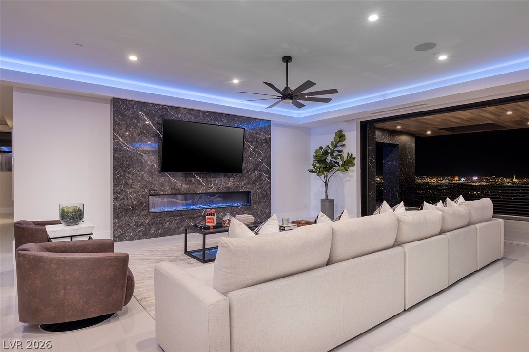 5 Sunset Strip Property Photo 28