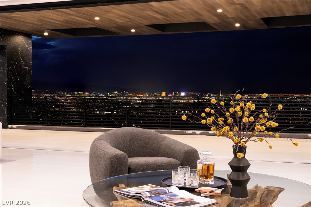 5 Sunset Strip Property Photo 29
