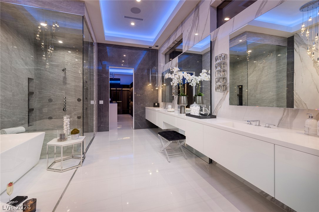5 Sunset Strip Property Photo 35