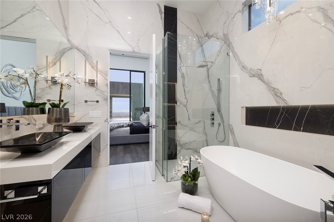 5 Sunset Strip Property Photo 38