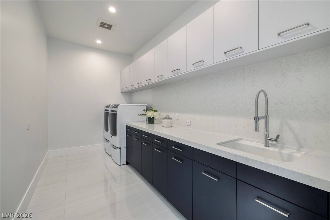 5 Sunset Strip Property Photo 44