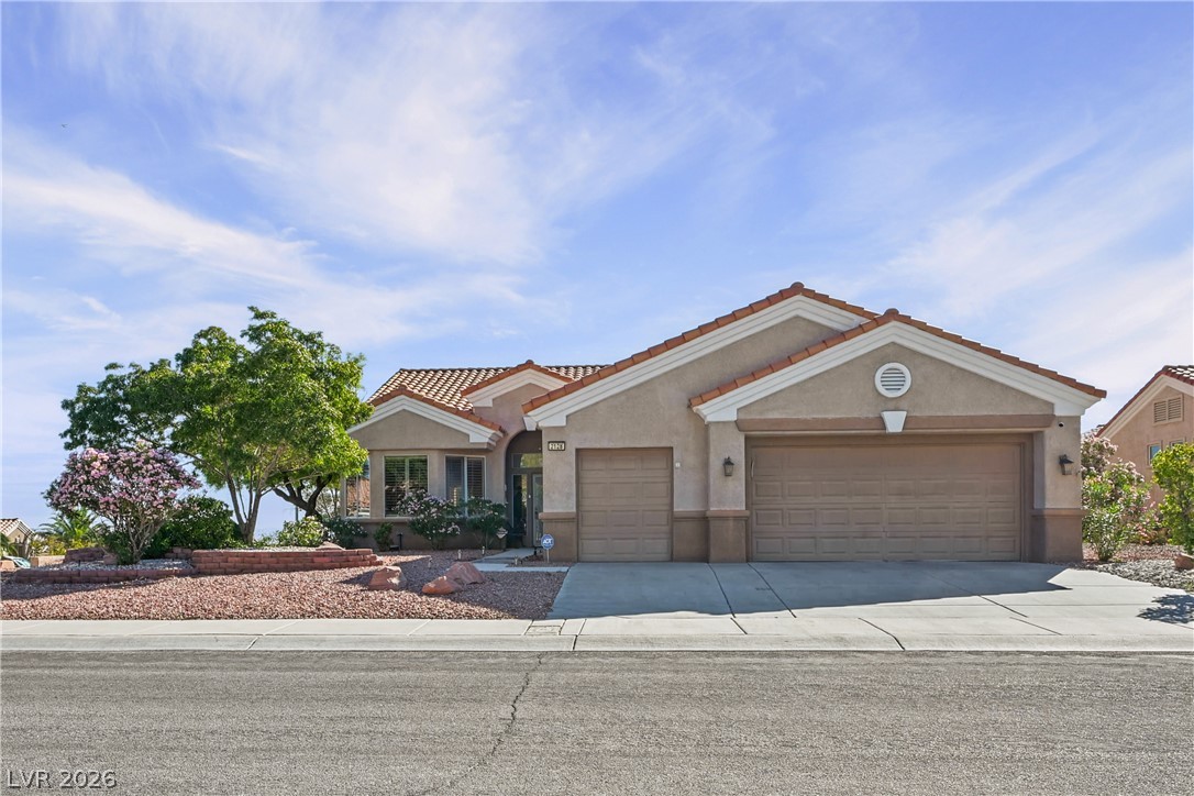 2128 Sun Cliffs Street Property Photo 2