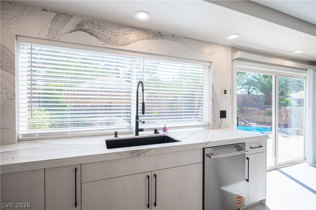 4139 Abernethy Forest Place Property Photo 16