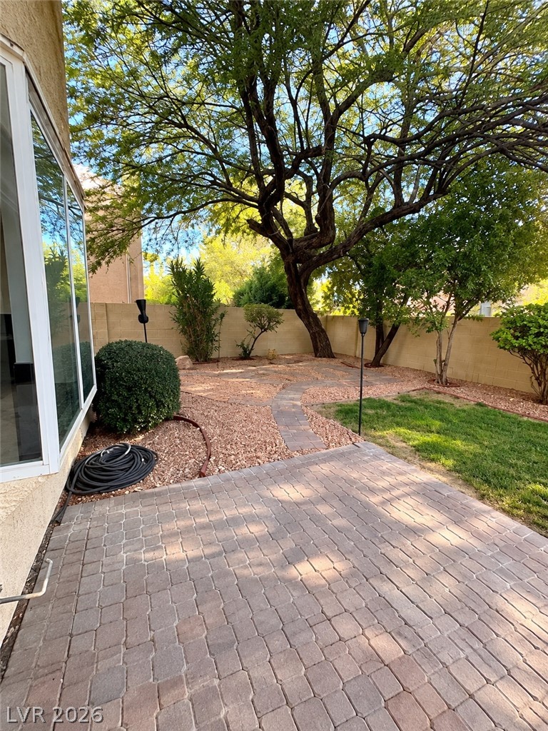 1960 Canyon Breeze Drive Property Photo 16
