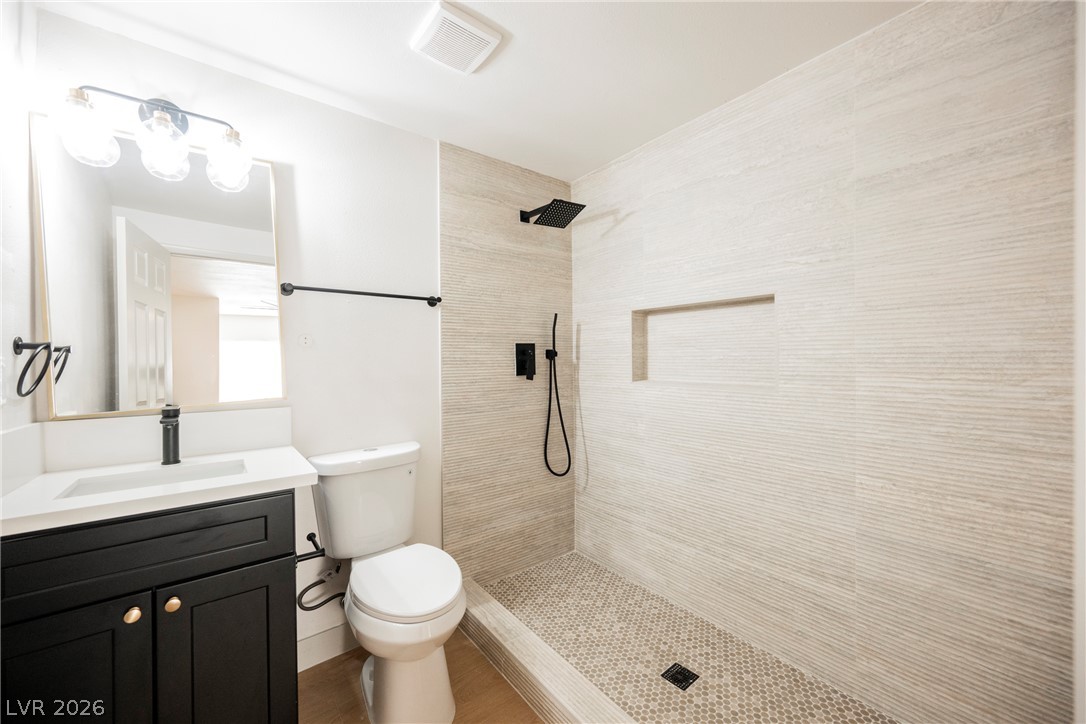 906 Baker Avenue Property Photo 2