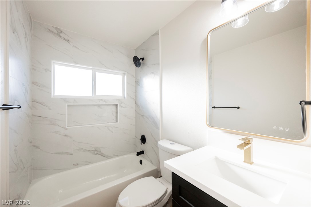 906 Baker Avenue Property Photo 3