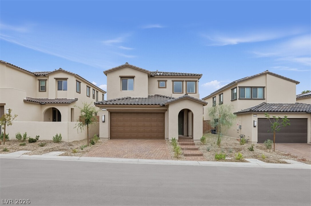 19 Via Montoro Property Photo 1