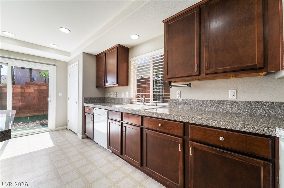 6713 Philharmonic Avenue Property Photo 10
