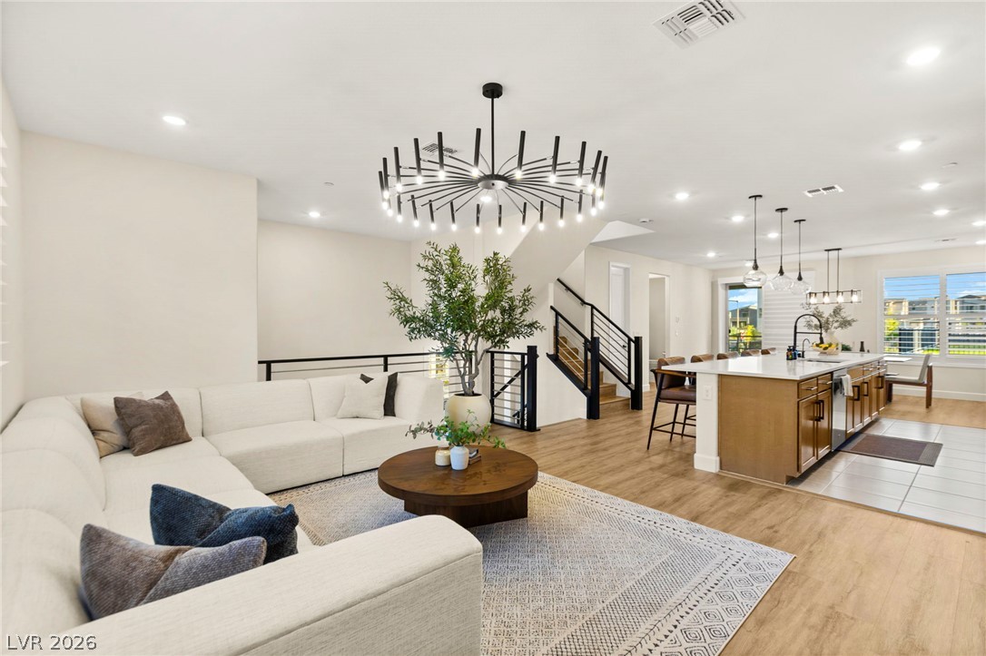 11563 Midnight Melody Avenue Property Photo 8
