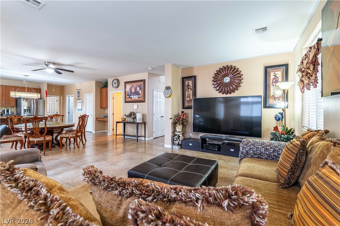 3917 Canary Cedar Street Property Photo 5