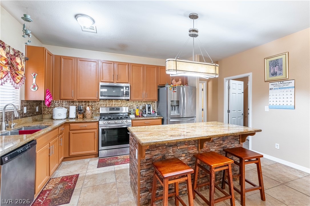 3917 Canary Cedar Street Property Photo 8