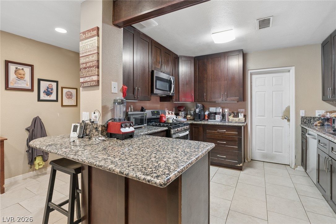 1305 North Mojave Road Property Photo 7