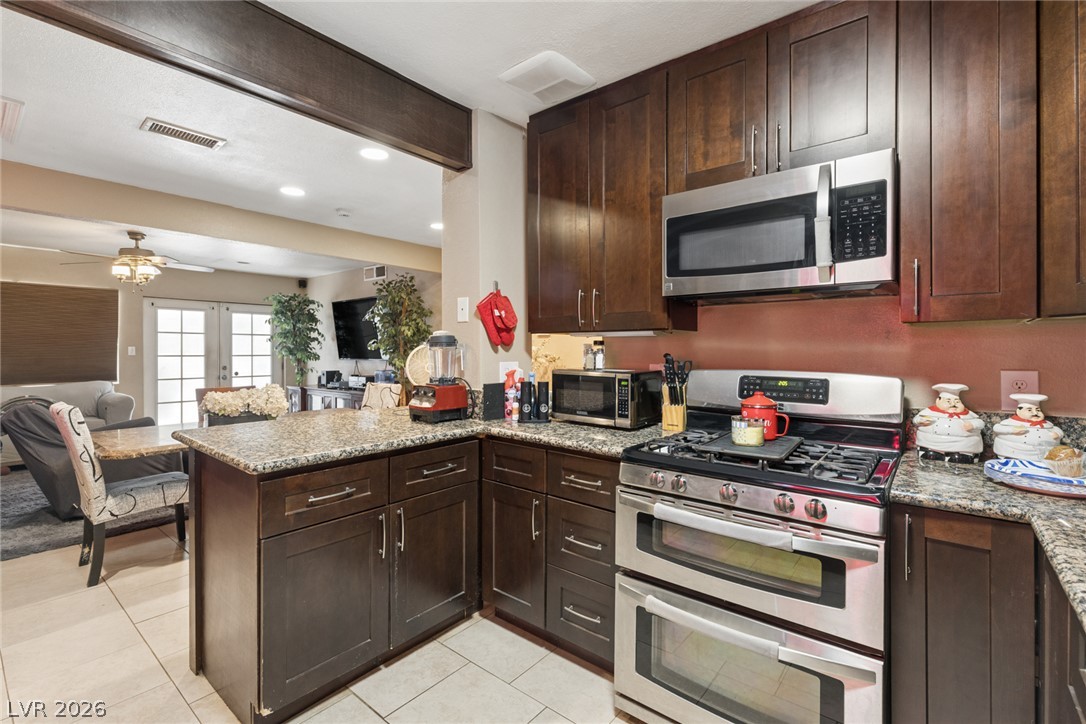 1305 North Mojave Road Property Photo 10