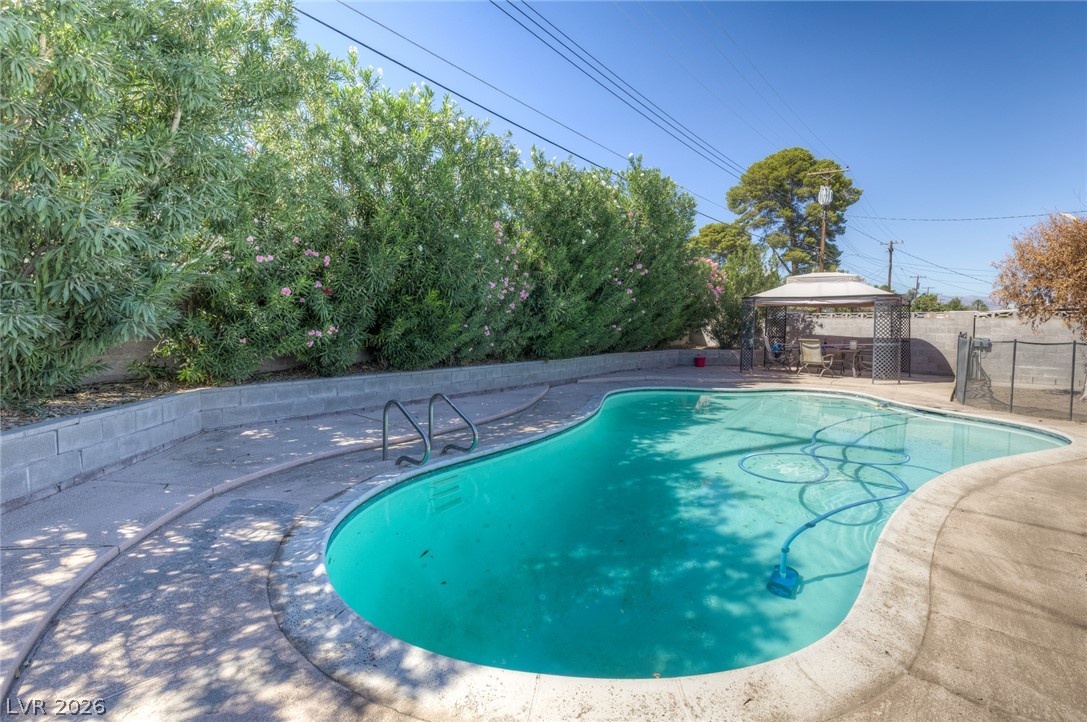 1305 North Mojave Road Property Photo 20