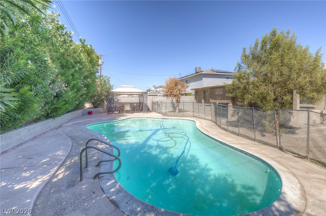 1305 North Mojave Road Property Photo 23