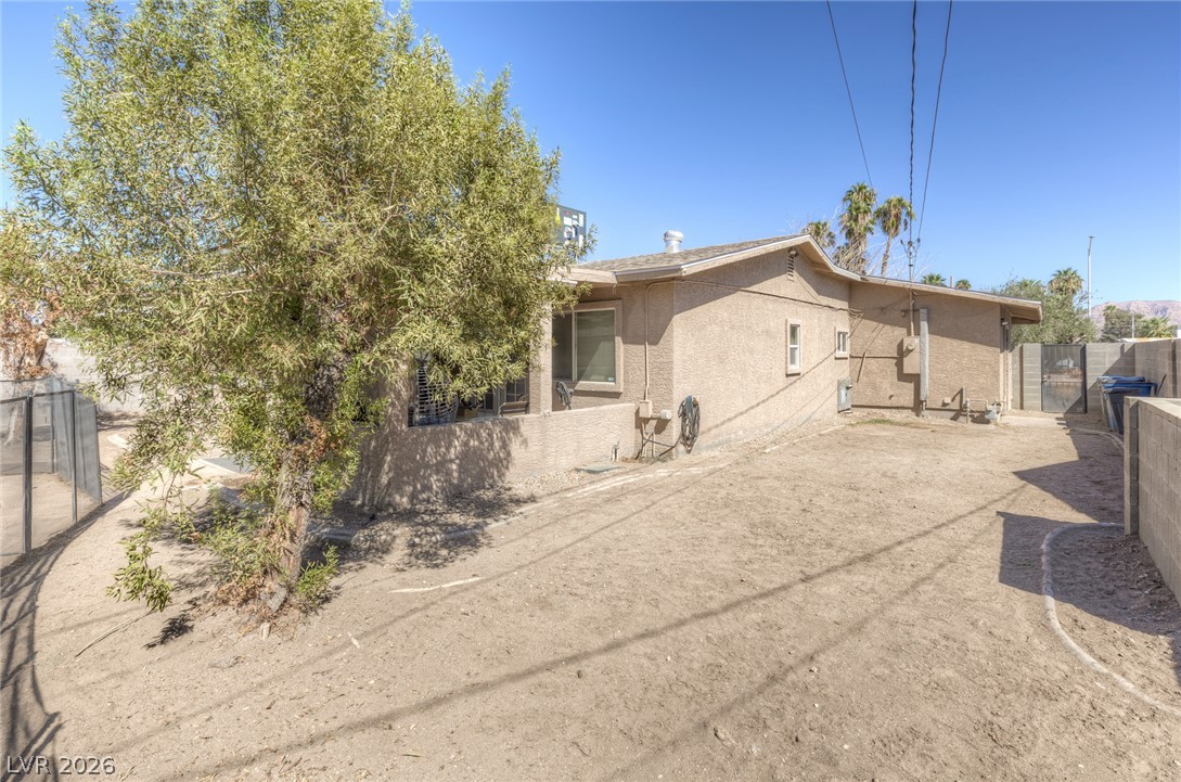 1305 North Mojave Road Property Photo 27