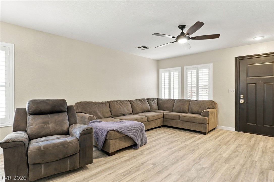 177 White Butte Street Property Photo 5