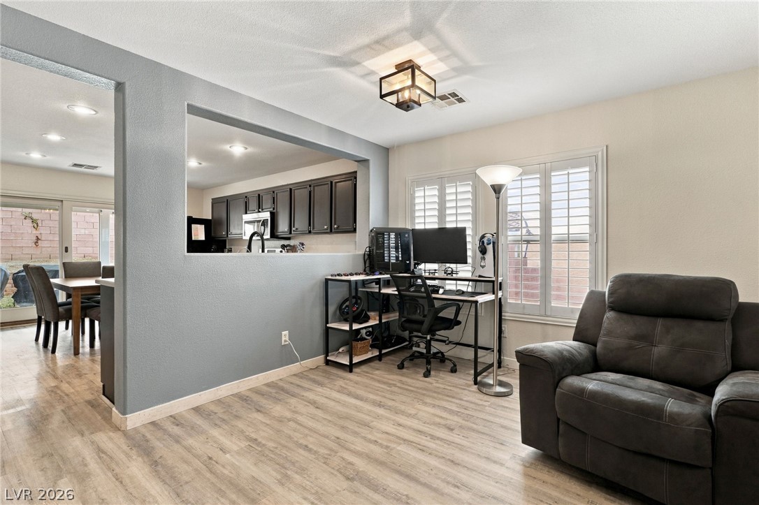 177 White Butte Street Property Photo 8