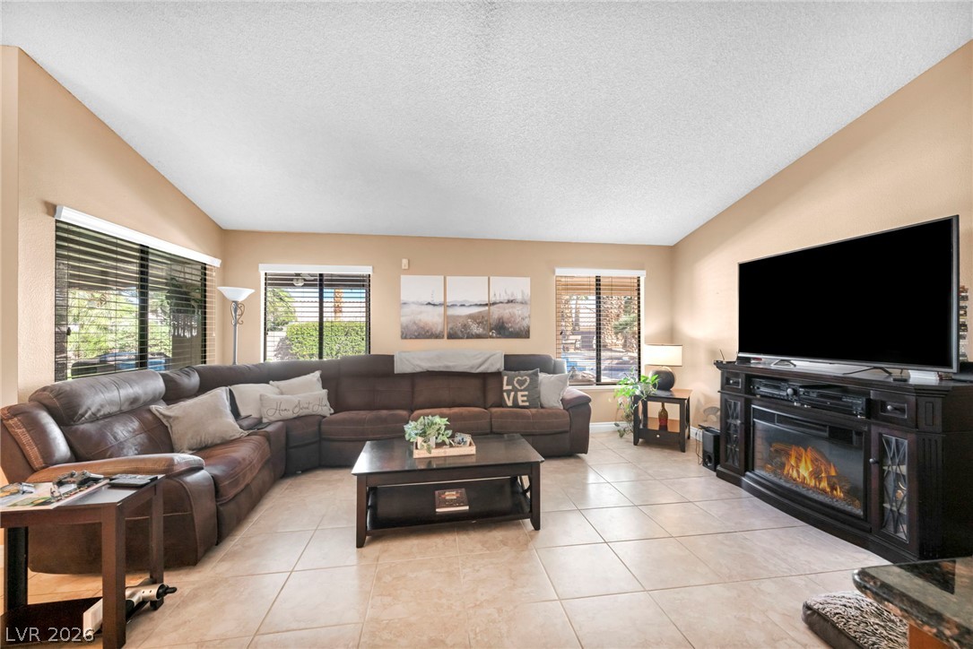 3708 Glen Ridge Way Property Photo 6