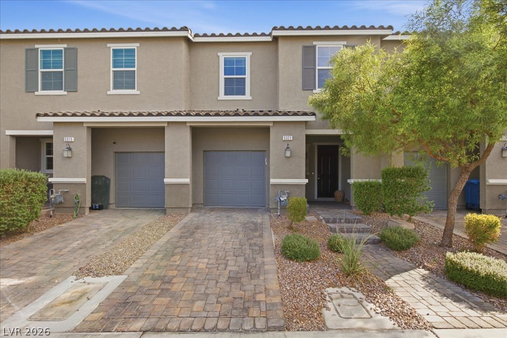 5321 Lazy Breeze Avenue Property Photo 4