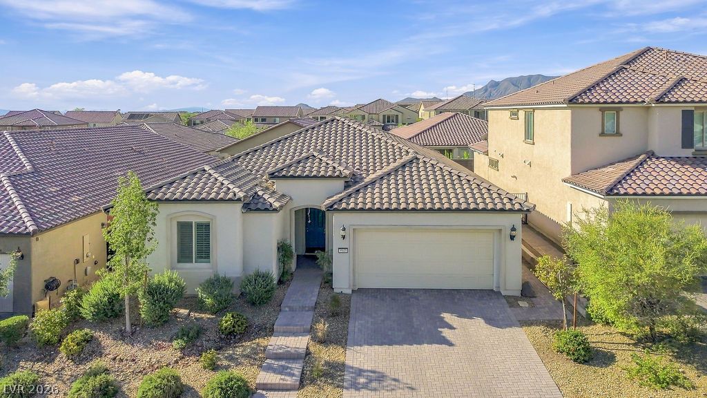 9945 Bristlecone Skye Avenue Property Photo 4