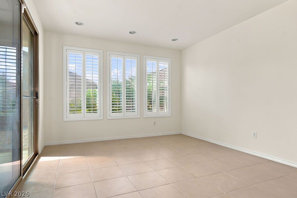 9945 Bristlecone Skye Avenue Property Photo 18