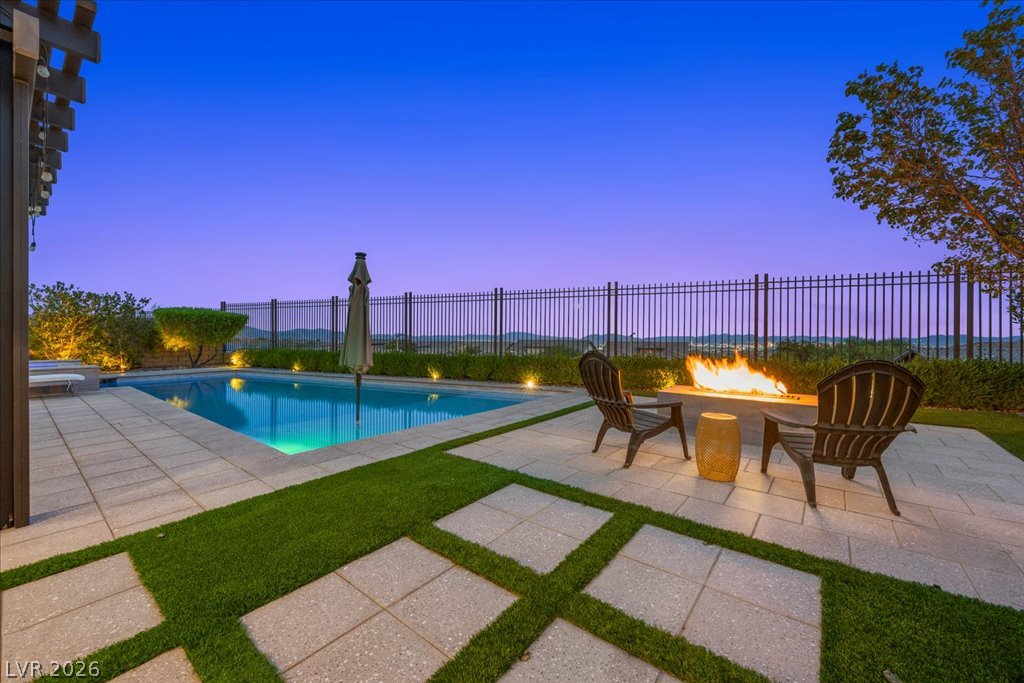 286 Besame Court Property Photo 2