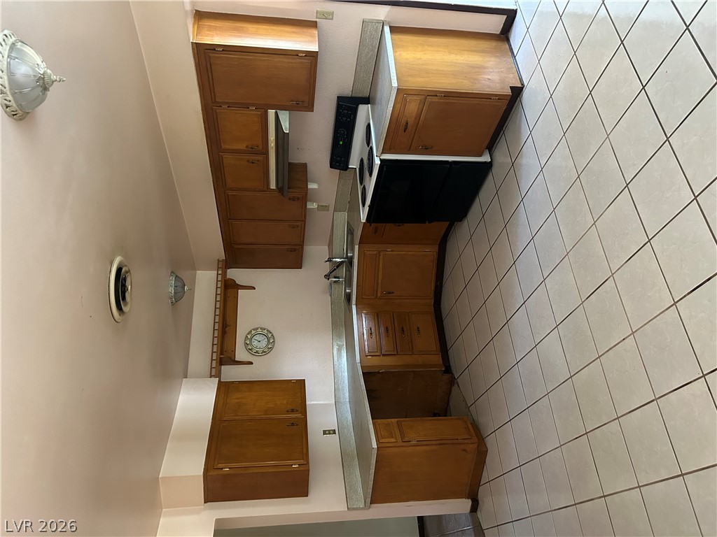 1635 Anasazi Avenue Property Photo 4